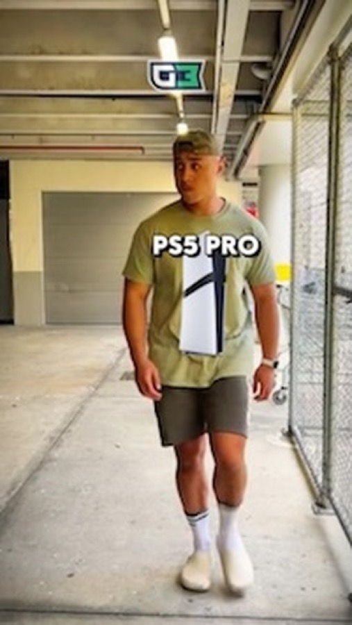 GAMES.GG Instagram skit post: PS5 Pro skit